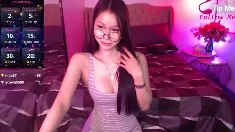 Snapshot of urgoddessofsex chatting on 13, 1, 2025 angela online show from 13, 1, 2025