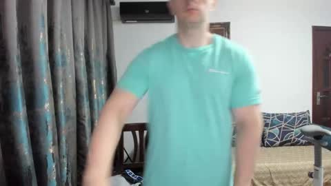 Snapshot of urgymcrush chatting on 8, 10, 2025 UrGymCrush online show from 8, 10, 2025