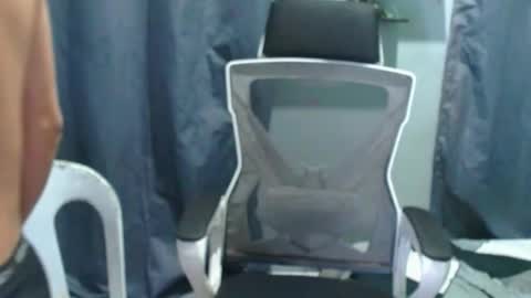 Snapshot of urhotpinoy_izaac chatting on 23, 3, 2026 simeon ulok online show from 23, 3, 2026