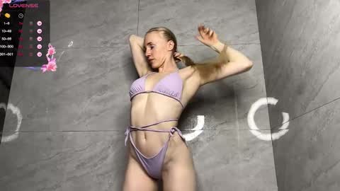 ElizabethLizy online show from 6, 11, 2025