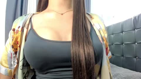 Snapshot of urlady_chanell chatting on 3, 12, 2025 urlady_chanell online show from 3, 12, 2025