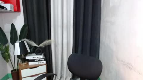 urlovely_angela online show from 27, 5, 2026