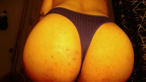 Snapshot of urlovely_hait chatting on 5, 4, 2026 Sham online show from 5, 4, 2026