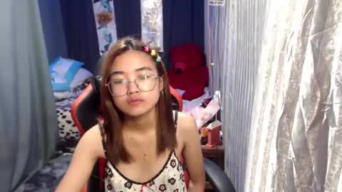 urlovelychinita online show from 3, 1, 2025