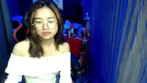 urlovelychinita online show from 10, 1, 2025