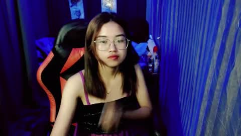 urlovelychinita online show from 17, 1, 2025