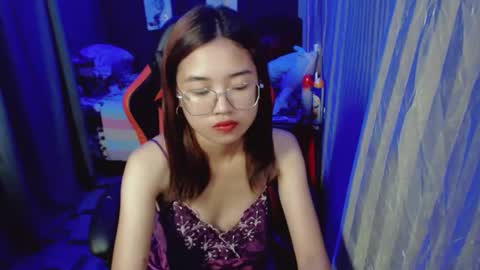 urlovelychinita online show from 22, 1, 2025