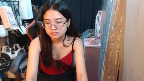 urlovelychinita online show from 15, 10, 2025