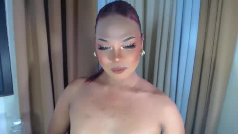 Snapshot of urmakelove_fac chatting on 25, 5, 2026 urmakelove_fac online show from 25, 5, 2026