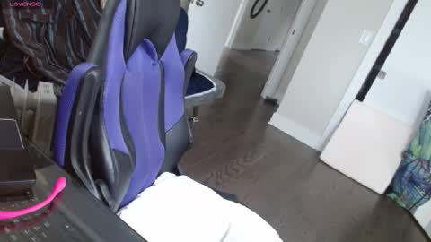 Snapshot of urmouthonmy8 chatting on 19, 2, 2025 UrMouthOnMy8 online show from 19, 2, 2025