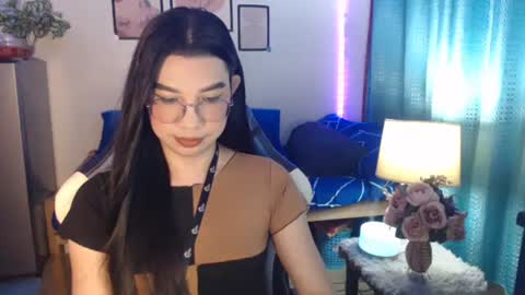 Ashley Kate Mateo Gray online show from 28, 12, 2024