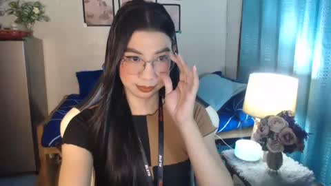 Ashley Kate Mateo Gray online show from 28, 1, 2025