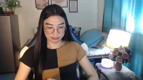 Ashley Kate Mateo Gray online show from 13, 2, 2025