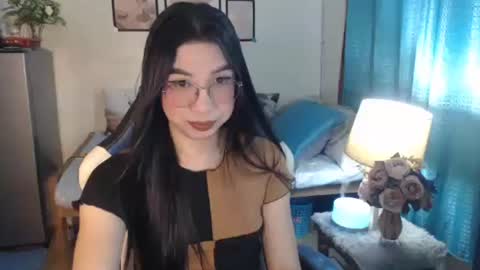 Ashley Kate Mateo Gray online show from 20, 2, 2025