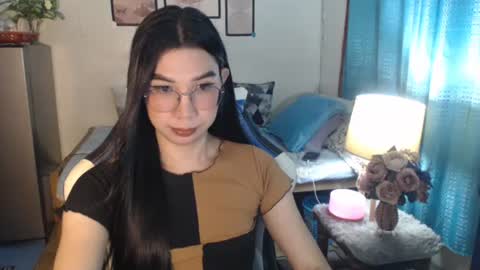 Ashley Kate Mateo Gray online show from 4, 3, 2025