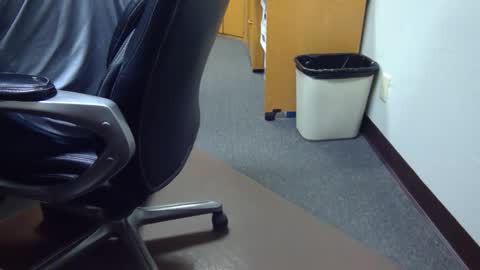 useemie online show from 19, 9, 2025