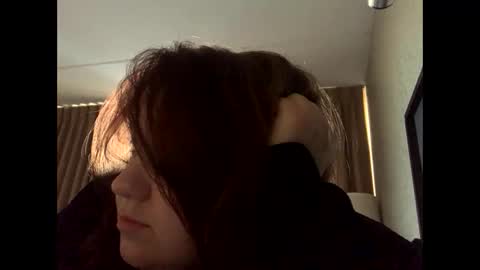 usefulhole online show from 2, 10, 2025