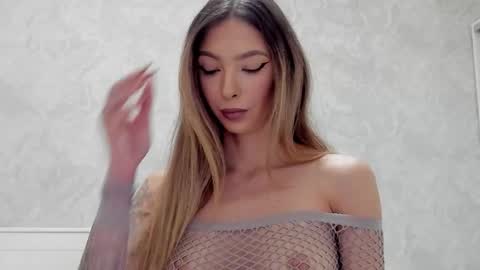 Mia online show from 30, 10, 2025