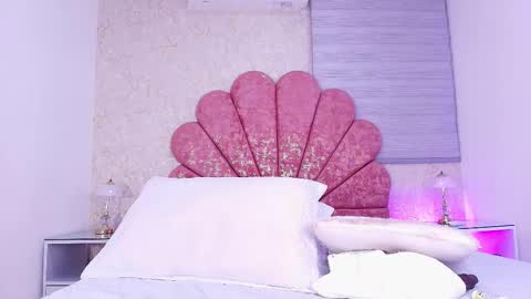 Snapshot of vaiolet_colls chatting on 18, 2, 2026 Vaiolet colls online show from 18, 2, 2026