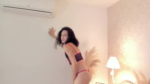 Snapshot of vaioletgirl_1 chatting on 28, 4, 2026 Vaiolet online show from 28, 4, 2026