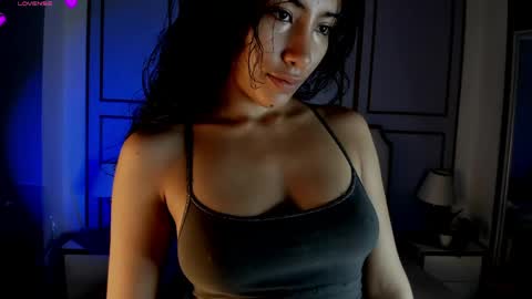 Snapshot of vaiolethsan chatting on 25, 5, 2026 Vaioleth online show from 25, 5, 2026