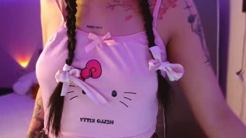 Snapshot of val_azuna chatting on 4, 8, 2026 valentina online show from 4, 8, 2026