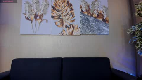Snapshot of valenmilan chatting on 21, 4, 2026 valentina milan online show from 21, 4, 2026