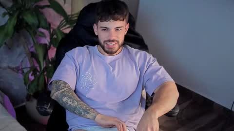 valenthinoking online show from 8, 9, 2025