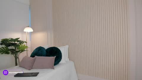 Valentina Torres online show from 17, 4, 2026