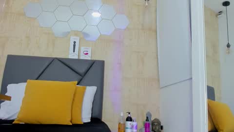 Snapshot of valentina_diiaz chatting on 2, 11, 2025 Velentina online show from 2, 11, 2025