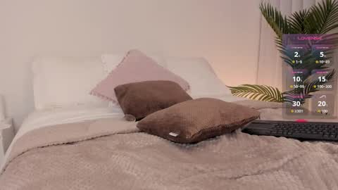 VALENTINA  online show from 1, 12, 2025