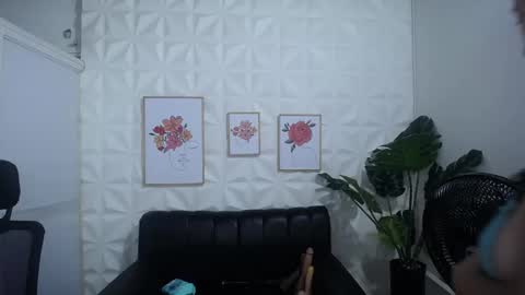 Valentina  online show from 5, 3, 2025