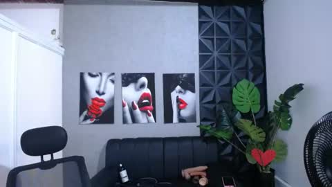 Snapshot of valentina_mature chatting on 13, 6, 2026 Valentina online show from 13, 6, 2026