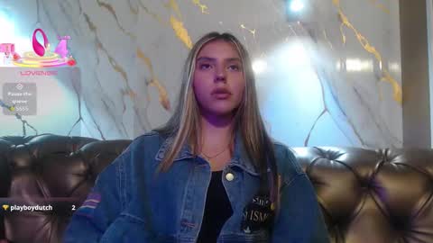 Snapshot of valentina_red18 chatting on 9, 9, 2025 Valentina online show from 9, 9, 2025