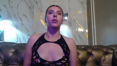 Snapshot of valentina_red18 chatting on 9, 10, 2025 Valentina online show from 9, 10, 2025