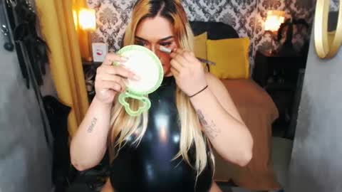 valentinadom95 online show from 5, 3, 2025