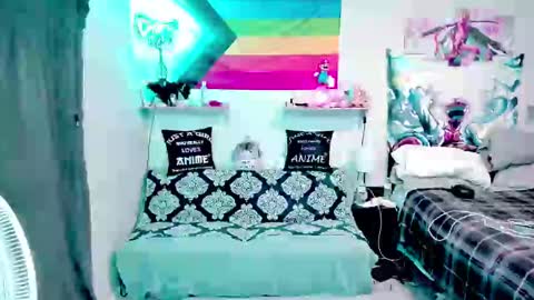 Tina Bates online show from 8, 1, 2025