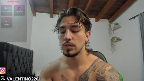 Snapshot of valentino2201 chatting on 9, 10, 2025 valentino online show from 9, 10, 2025
