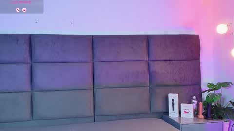 valentino moon online show from 6, 1, 2026