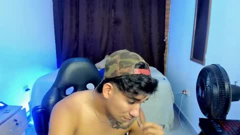 Snapshot of valentino_moura_ chatting on 3, 3, 2025 VALENTINO MOURA online show from 3, 3, 2025