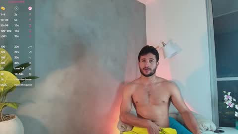 Snapshot of valentinoford chatting on 28, 1, 2025 Valentino online show from 28, 1, 2025