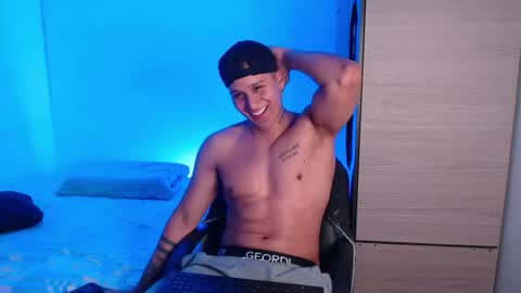 Snapshot of valentinosex_1 chatting on 8, 7, 2026 VALENTINO online show from 8, 7, 2026