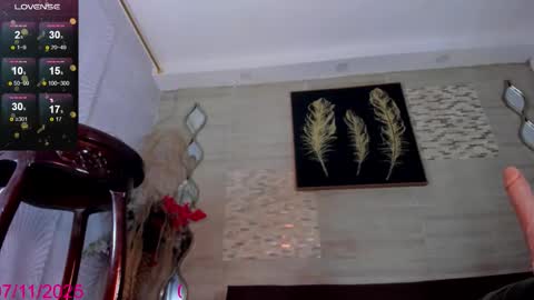 Snapshot of valeriaqueents chatting on 7, 11, 2025 online show from 7, 11, 2025