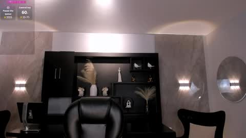 Snapshot of valeriavelvet chatting on 6, 11, 2025 Vale online show from 6, 11, 2025