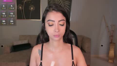 Snapshot of valeriavelvet chatting on 25, 11, 2025 Vale online show from 25, 11, 2025