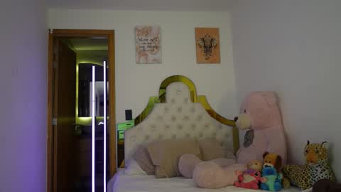 valeriecollinss_ online show from 19, 12, 2025