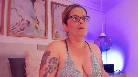 Snapshot of valeriefoxx chatting on 6, 3, 2025 Valeria online show from 6, 3, 2025