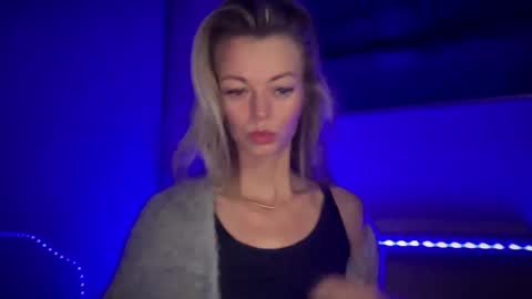 Valerie  online show from 17, 9, 2025