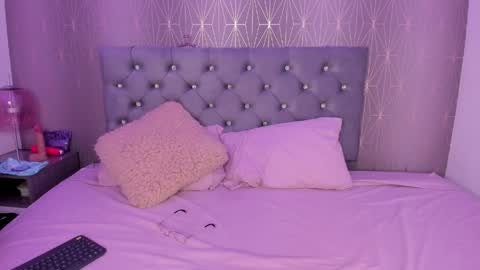 valeriesaint online show from 8, 4, 2026