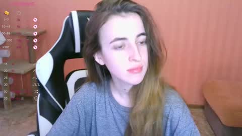 Snapshot of valeritiio chatting on 8, 3, 2025 valeritiio online show from 8, 3, 2025